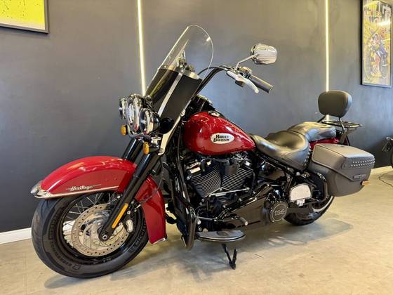 HARLEY-DAVIDSON SOFTAIL HERITAGE CLASSIC 114 